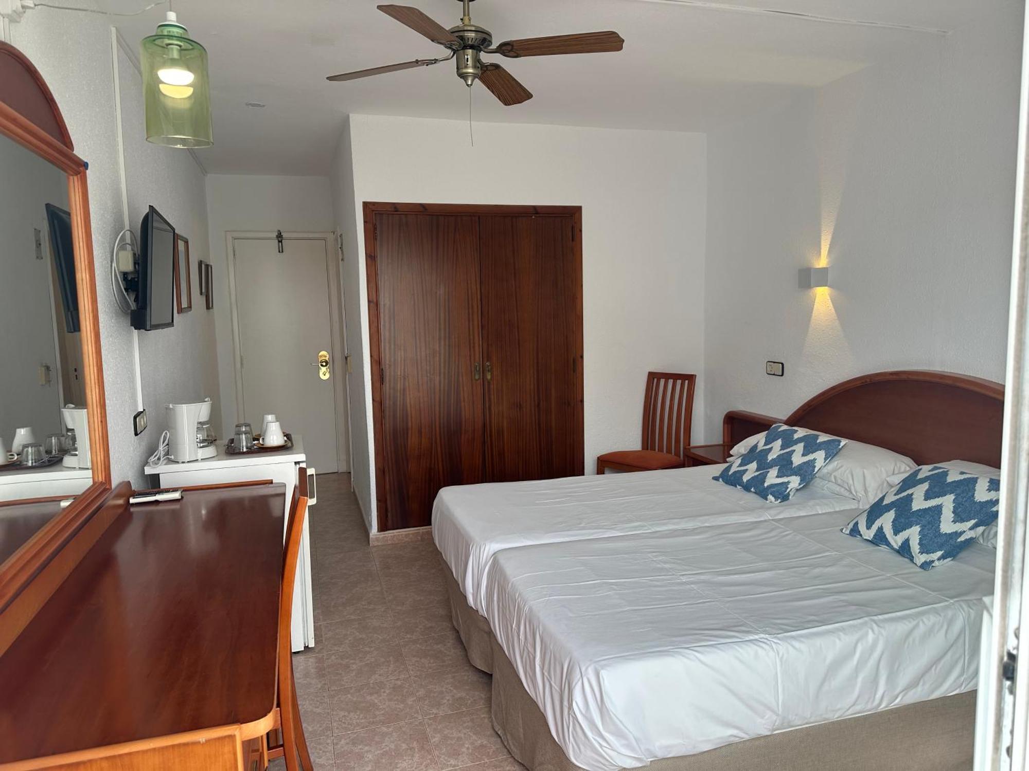 Hostal De La Caravel-La Cala D´Or المظهر الخارجي الصورة