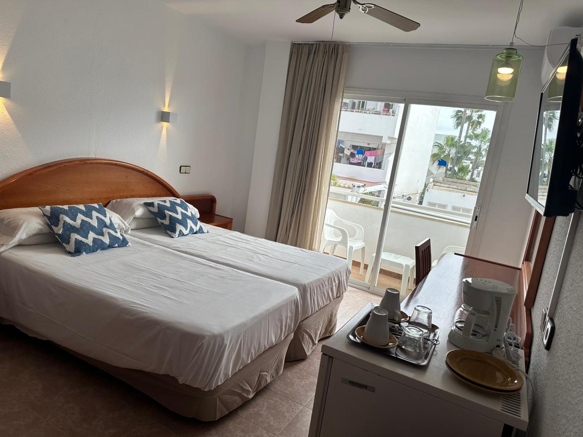 Hostal De La Caravel-La Cala D´Or المظهر الخارجي الصورة