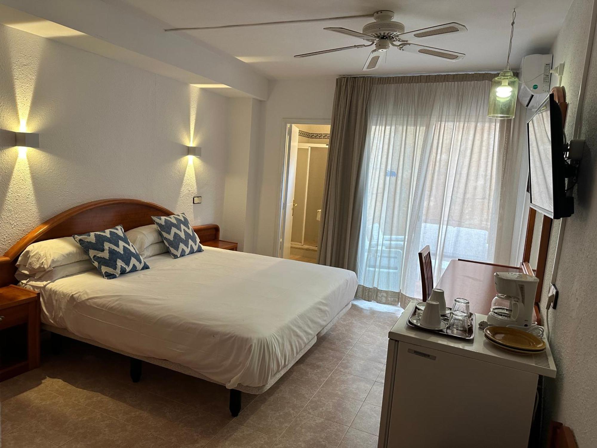 Hostal De La Caravel-La Cala D´Or المظهر الخارجي الصورة