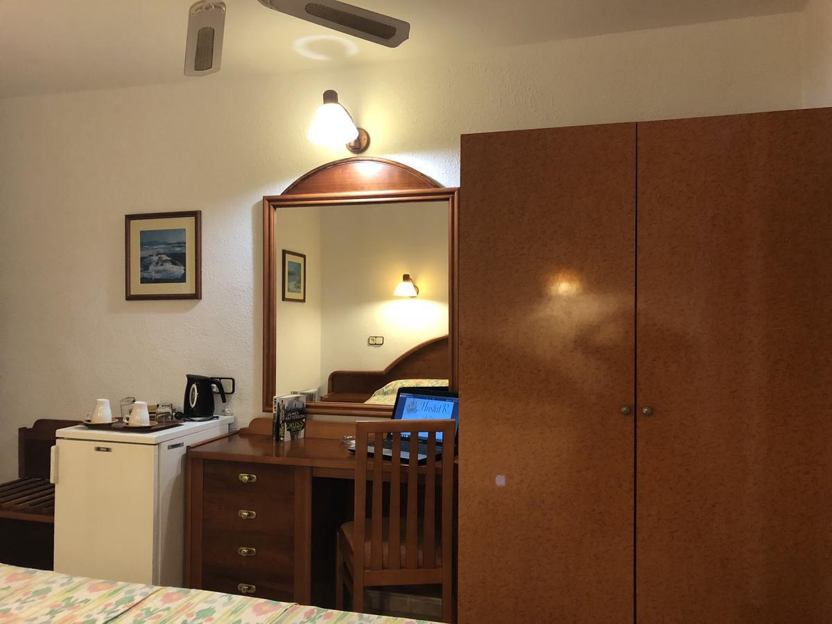 Hostal De La Caravel-La Cala D´Or المظهر الخارجي الصورة