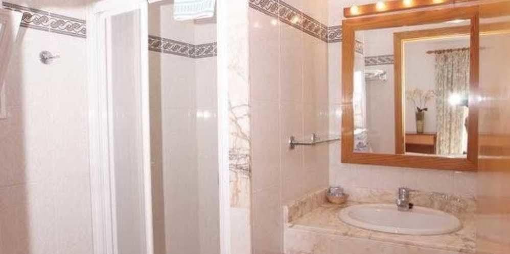 Hostal De La Caravel-La Cala D´Or المظهر الخارجي الصورة