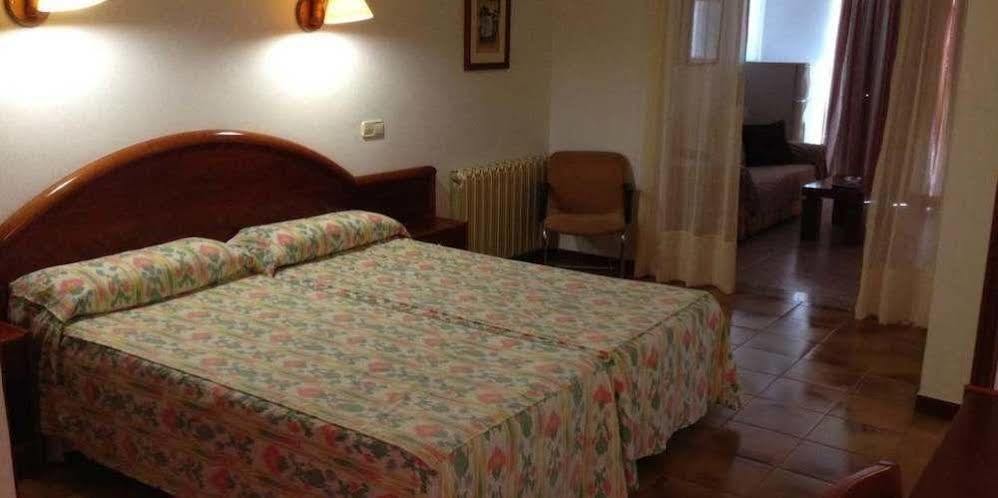 Hostal De La Caravel-La Cala D´Or المظهر الخارجي الصورة